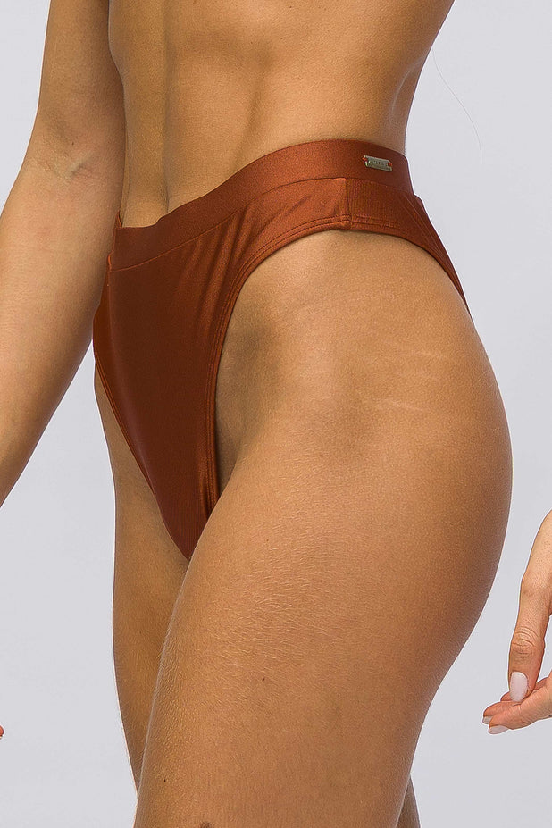 Biquíni Top Quadrado e Calcinha Hot Pants Brown