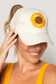 Boné Branco Bordado Girassol