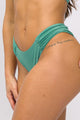 Biquíni Ombro Só e Calcinha Bombom Texturizado Verde