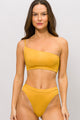 Biquíni Ombro Só com Calcinha Hot Pants Canelado Mostarda