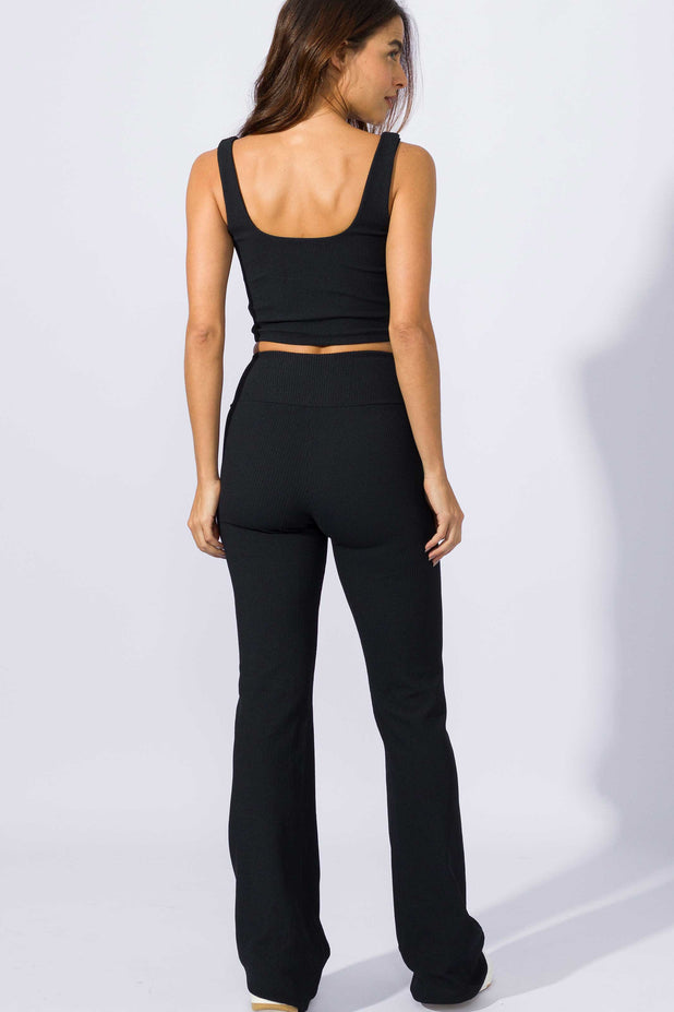 Calça Flare Texturizada Preta de Poliamida