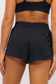 Short com Fenda Preto