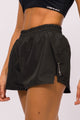Short com Lateral Transpassada Preto