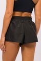 Short com Lateral Transpassada Preto