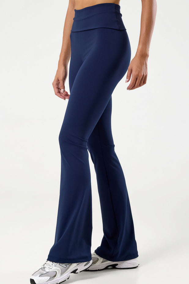 Calça Flare com Cós de Virar Marinho