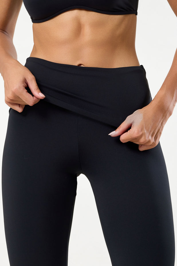 Conjunto Top Regata e Flare Cós de Virar Preto