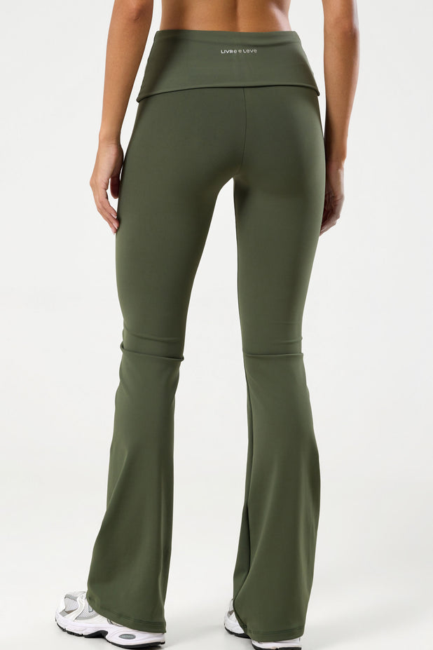Calça Flare com Cós de Virar Verde