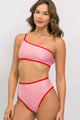 Biquíni Ombro Só e Calcinha Hot Pants Rosa com Viés Vermelho
