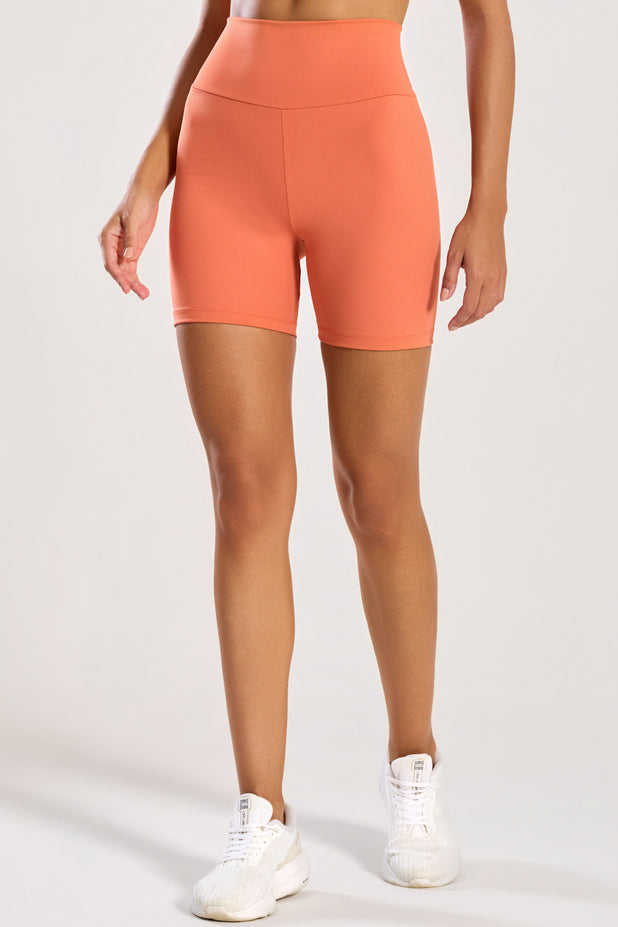 Bermuda com Bolso nas Costas Laranja