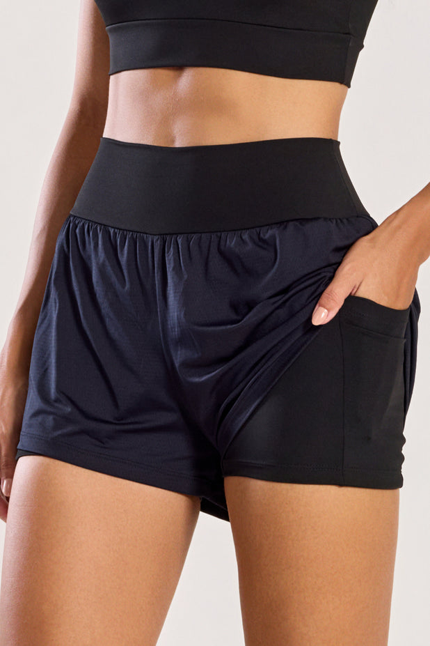 Short Duplo com Bolso Interno Preto