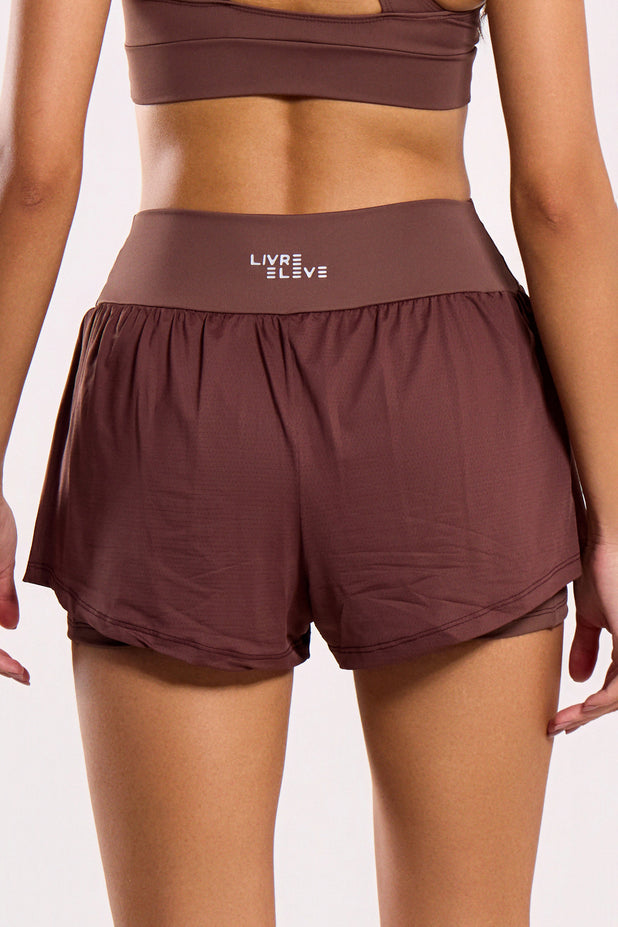Short Duplo com Bolso Interno Marrom