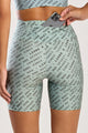 Conjunto Top e Bermuda com Bolso Costas Impulso Verde