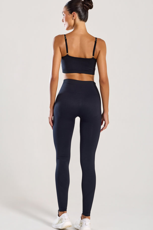 Conjunto Top Alcinha e Legging Sem Costura Preta
