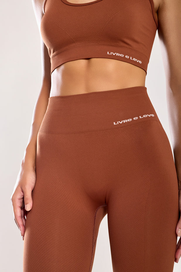 Conjunto Top Nadador e Legging Sem Costura Marrom