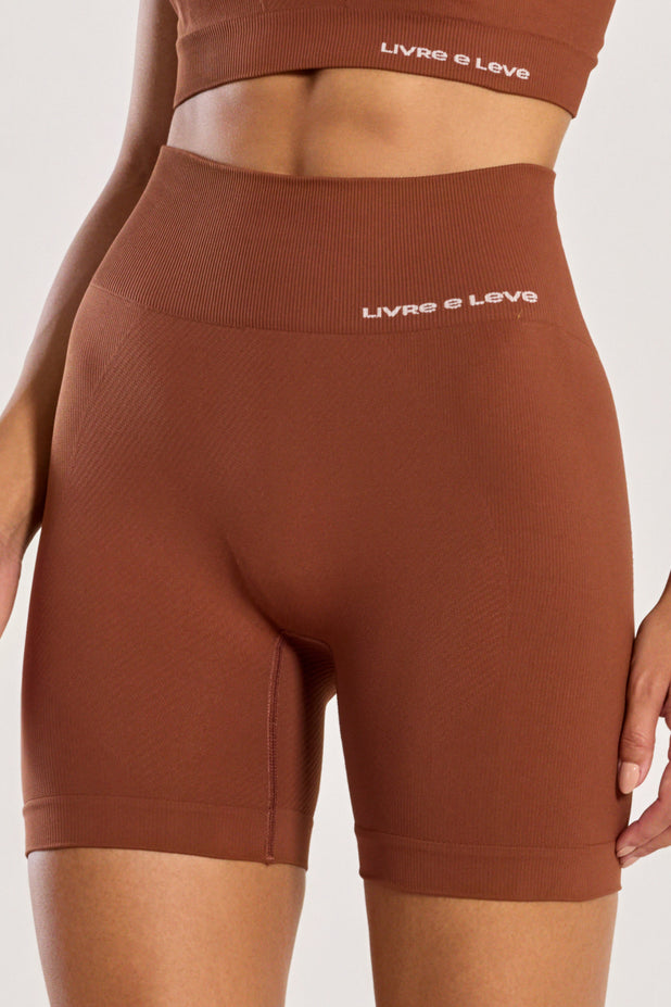 Conjunto Top Nadador e Bermuda Sem Costura Marrom
