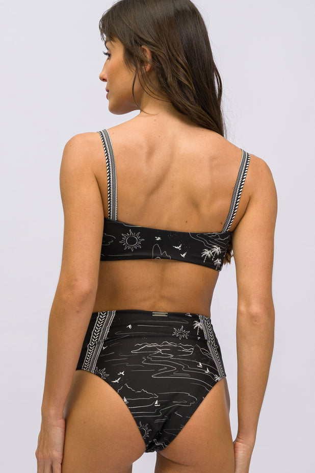 Biquíni Quadrado e Calcinha Hot Pants Horizonte