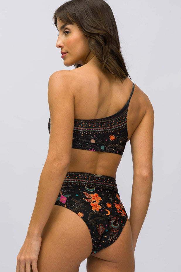 Biquini Top Ombro Só e Calcinha Hot Pants
