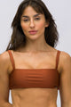 Biquíni Top Quadrado e Calcinha Hot Pants Com Cós Brown