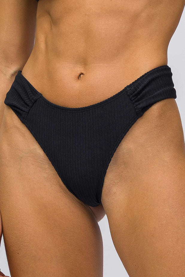 Calcinha Bombom Plush Preta
