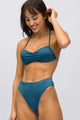 Biquíni Top Franzido e Hot Pants Cavada Maré Alta