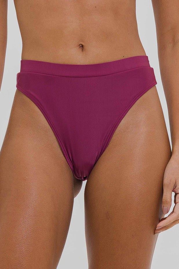 Biquíni com Aro e Calcinha Hot Pants com Cós Rosa