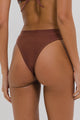 Calcinha Biquíni Hot Pants com Cós Marrom