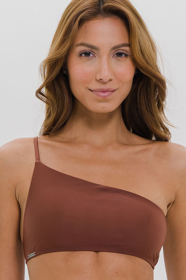 Biquíni Ombro Só e Calcinha Hot Pants Marrom