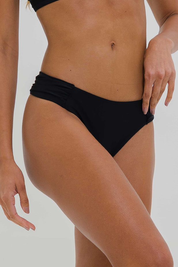 Calcinha Biquíni Bombom Preta