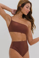 Maiô Ombro Só Alcinha com Recorte Marrom
