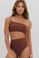 Maiô Ombro Só Alcinha com Recorte Marrom