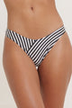 Calcinha Básica Listrado P&B