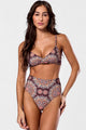 Top Transpassado e Calcinha Hot Pants Vibração