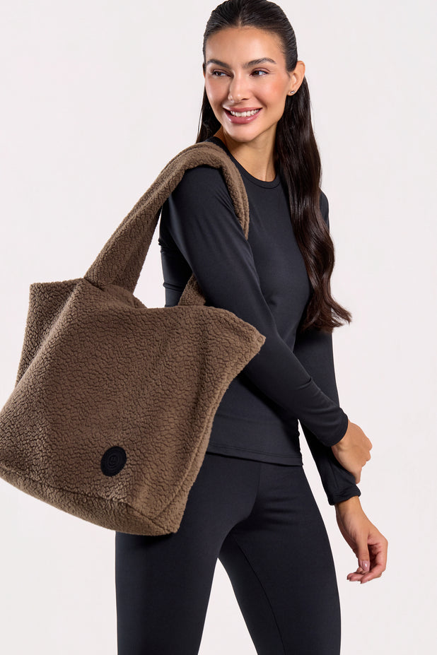 Bolsa Peluciada Marrom