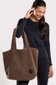 Bolsa Peluciada Marrom