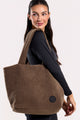 Bolsa Peluciada Marrom