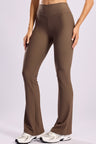 Calça Flare Canelada Nozes