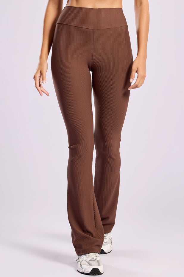 Calça Flare Canelada Marrom