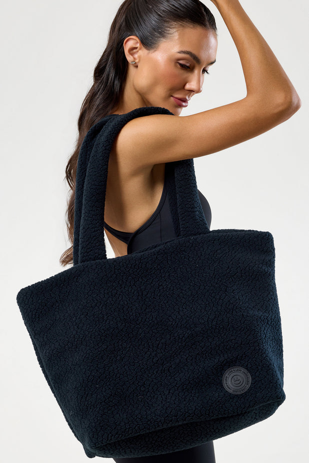 Bolsa Peluciada Preta