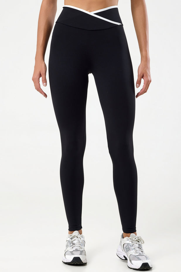 Legging com Cós Transpassado Viés Preto