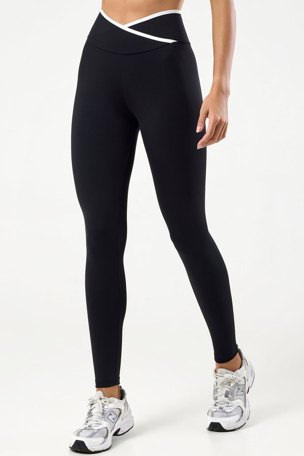 Legging com Cós Transpassado Viés Preto