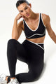 Conjunto Fitness Top e Calça Preta com Detalhe em Viés
