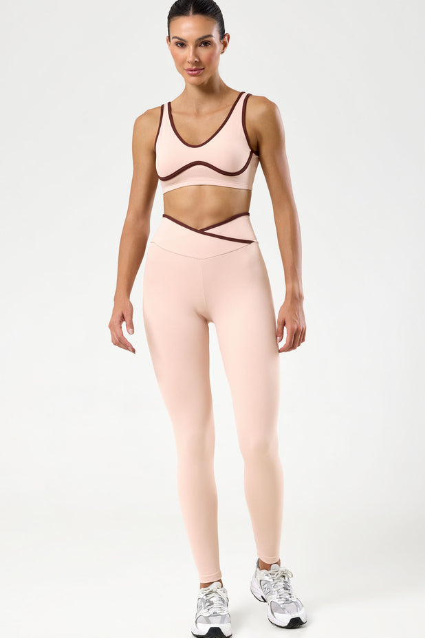 Conjunto Fitness Top e Calça com Detalhe em Viés Bege