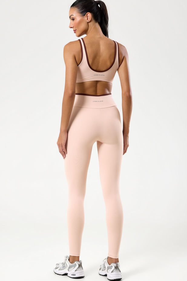 Conjunto Fitness Top e Calça com Detalhe em Viés Bege