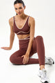 Conjunto Fitness Top e Calça com Detalhe em Viés Marrom