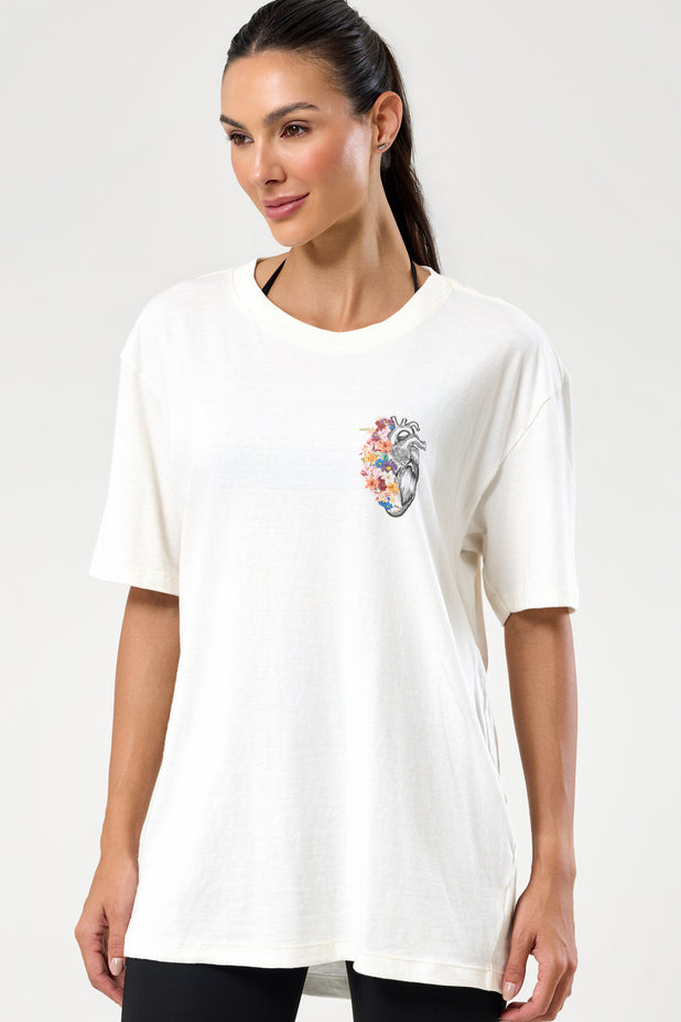 T-Shrit Oversized Coração Florido