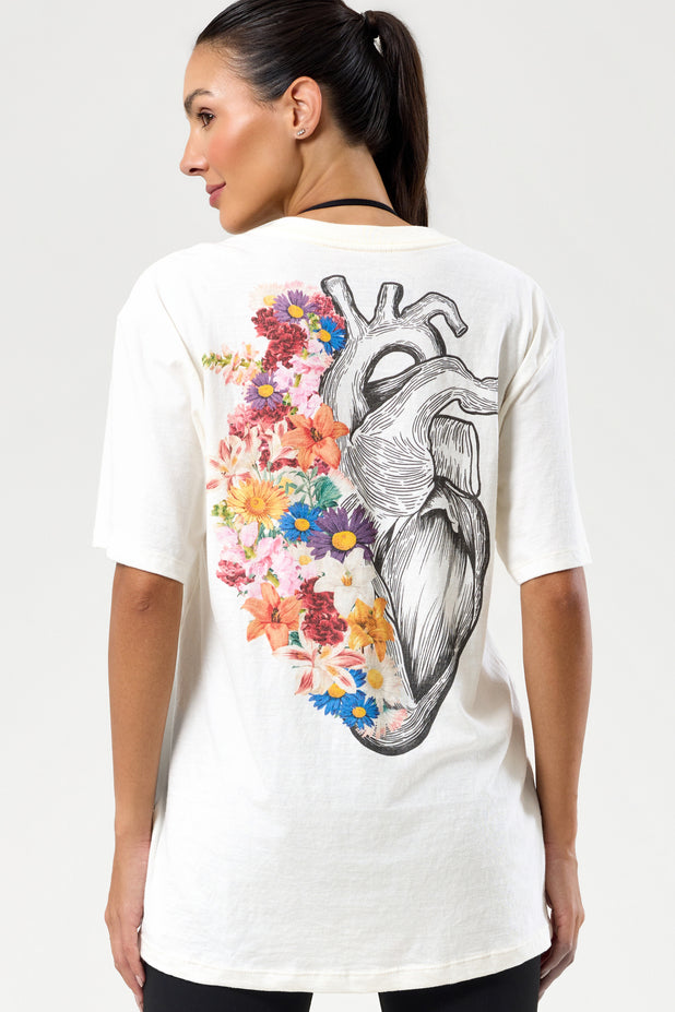 T-Shrit Oversized Coração Florido