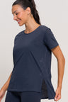 Blusa com Fenda Lateral Furadinha Chumbo