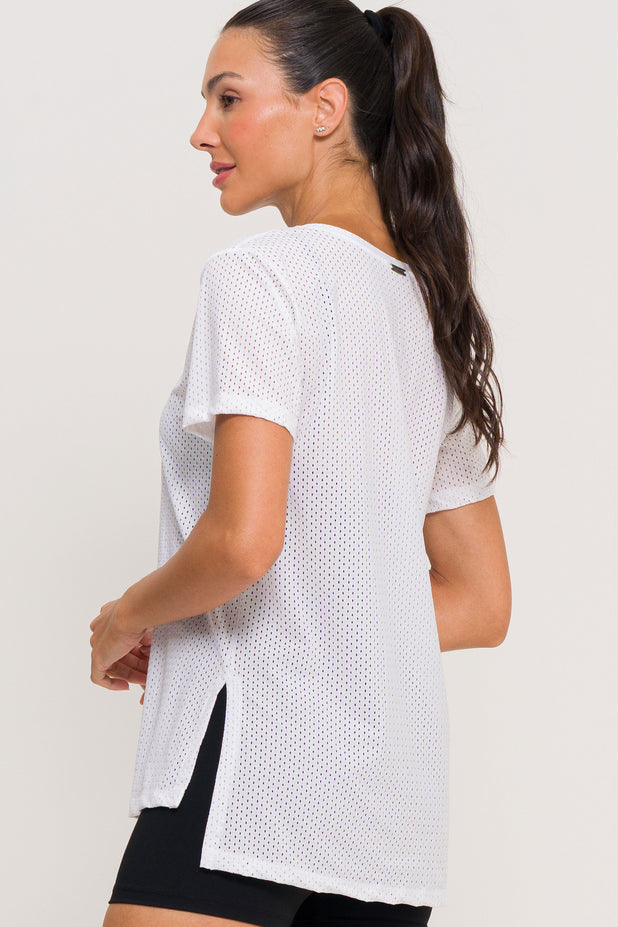 Blusa com Fenda Lateral Furadinha Branca