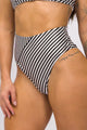 Calcinha Hot Pants Listrado P&B
