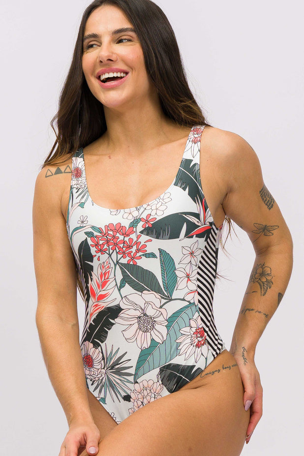 Body Costas Nuas Cavado Fluidez